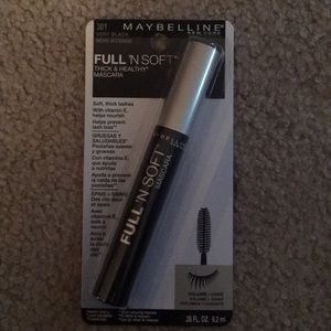 Full ‘n Soft Maybelline mascara